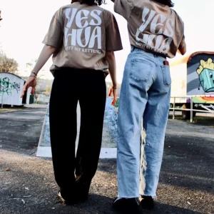 “Yeshua” | Oversized Tshirt | Beige | Weiß